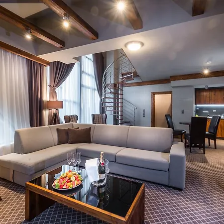 Posta Hotel Dolina Demianowska